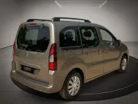 Usado Peugeot Partner Tepee Active 115 CV (84 kW) 2013 Gris / plata Monovolumen