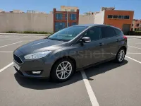 Usado Ford Focus Active 125 CV (91 kW) 2018 Gris / plata Berlina