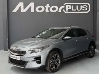 Usado Kia XCeed 136 HP (100 kW) 2020 Cinzento SUV
