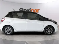 Usado Toyota Yaris Hybrid Active 100 CV (73 kW) 2019 Blanco Berlina
