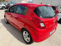 Usado Opel Corsa 95 CV (69 kW) 2011 Rojo Utilitario