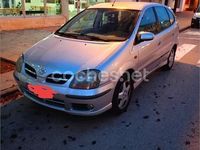 Usado Nissan Almera Tino Visia 112 CV (82 kW) 2004 Gris / plata Monovolumen