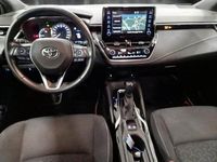 Usado Toyota Corolla Active 122 CV (89 kW) 2022 Rojo Familiar