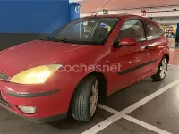 Usado Ford Focus Trend 115 CV (84 kW) 2004 Rojo Berlina