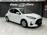 Usado Toyota Yaris Hybrid Active 116 CV (85 kW) 2024 Blanco Berlina