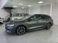 Usado Ford Focus ST-Line 120 CV (88 kW) 2021 Gris / plata Familiar