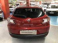 Usado Renault Mégane GrandTour Dynamique 110 CV (80 kW) 2013 Rojo Familiar