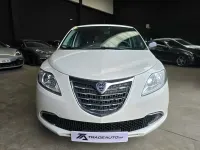 Usado Lancia Ypsilon Gold 69 CV (50 kW) 2014 Blanco Utilitario