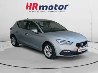 Usado Seat Leon Style 110 CV (80 kW) 2021 Gris Utilitario