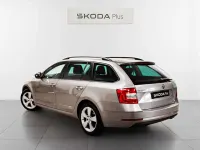 Usado Skoda Octavia Style 150 HP (110 kW) 2019 Bege Carrinha