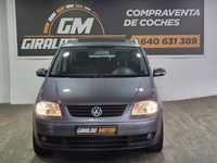 Usado VW Touran Highline 115 CV (84 kW) 2003 Gris / plata Monovolumen