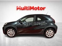 Usado Toyota Aygo X-play 72 CV (52 kW) 2022 Gris / plata Utilitario