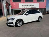 Usado Skoda Scala Ambition 116 CV (85 kW) 2021 Blanco Utilitario