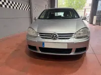 Usado VW Golf IV Trendline 105 CV (77 kW) 2006 Gris / plata Berlina
