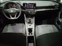 Usado Seat Leon Style 110 CV (80 kW) 2024 Azul Berlina