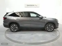 Usado Skoda Kodiaq Selection 204 CV (150 kW) 2025 Gris / plateado SUV