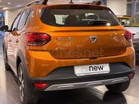 Usado Dacia Sandero Comfort 101 CV (74 kW) 2022 Naranja Berlina