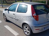 Usado Fiat Punto Dynamic 80 CV (58 kW) 2004 Gris / plata Utilitario