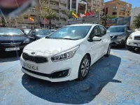 Usado Kia Ceed GT 90 HP (66 kW) 2018 Branco Sedan