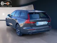 Usado Volvo V60 197 CV (144 kW) 2022 Verde Familiar