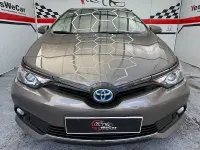 Usado Toyota Auris Hybrid 136 CV (100 kW) 2018 Beige Berlina