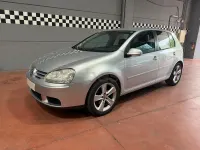 Usado VW Golf IV Trendline 105 CV (77 kW) 2006 Gris / plata Berlina