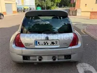 Usado Renault Clio 230 CV (169 kW) 2001 Gris / plata Berlina
