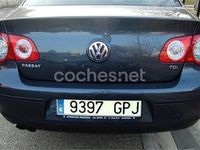 Usado VW Passat Edition 110 CV (80 kW) 2009 Gris / plata Berlina