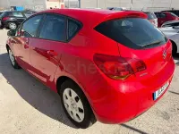 Usado Opel Astra Enjoy 95 CV (69 kW) 2011 Rojo Berlina