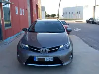 Usado Toyota Auris Active 124 CV (91 kW) 2014 Gris / plata Familiar