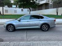 Usado VW Passat Executive 150 CV (110 kW) 2019 Gris / plata Berlina