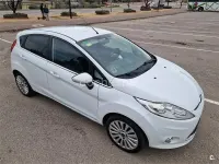 Usado Ford Fiesta Titanium 90 CV (66 kW) 2009 Blanco Berlina