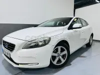 Begagnad Volvo V40 Kinetic 115 HK (84 kW) 2013 Vit Sedan