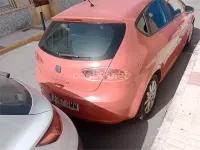 Usado Seat Leon Stylance 105 CV (77 kW) 2009 Rojo Utilitario