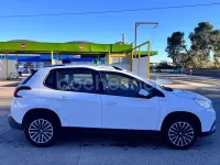 Usado Peugeot 2008 Active 110 CV (80 kW) 2016 Blanco SUV