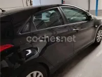 Usado Hyundai i30 100 CV (73 kW) 2016 Negro Berlina