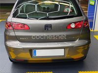 Usado Seat Ibiza 75 CV (55 kW) 2003 Gris / plata Berlina