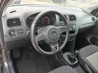 Usado VW Polo Advance 90 CV (66 kW) 2012 Gris / plata Berlina