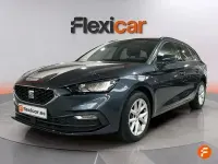Usado Seat Leon Style 110 CV (80 kW) 2022 Azul Familiar