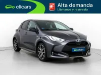 Usado Toyota Yaris Hybrid Plus 75 CV (55 kW) 2021 Gris Berlina