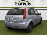 Usado Ford Fiesta Trend 80 CV (58 kW) 2005 Azul Utilitario