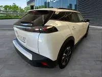 Usado Peugeot 2008 Allure 131 CV (96 kW) 2022 Blanco SUV