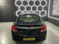 Usado Opel Insignia Sport 160 CV (117 kW) 2011 Negro Berlina