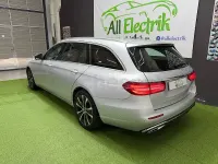 Usado Mercedes E300 306 CV (225 kW) 2019 Gris / plata Familiar