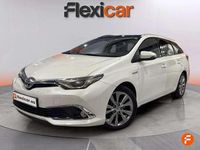 Usado Toyota Auris Touring Sports Active 136 CV (100 kW) 2017 Blanco Familiar