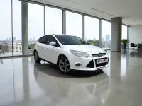 Usado Ford Focus S 125 CV (91 kW) 2014 Blanco Berlina