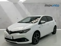 Usado Toyota Auris Hybrid Edition 136 CV (100 kW) 2018 Blanco Berlina