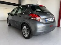 Usado Peugeot 208 Active 82 CV (60 kW) 2015 Beige Utilitario