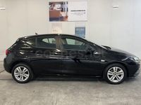 Usado Opel Astra Selective 110 CV (80 kW) 2018 Negro Berlina