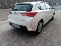 Usado Toyota Auris Business Edition 90 CV (66 kW) 2016 Blanco Berlina